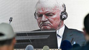 Mladic fue el rostro militar de un trío brutal dirigido en el lado político por el expresidente yugoslavo Slobodan Milosevic y el exlíder serbiobosnio Radovan Karadzic.