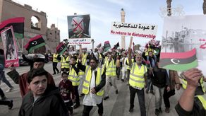 El informe señala que los grupos opositores chadianos operan desde Libia y que Hifter ha reclutado a combatientes sudaneses.