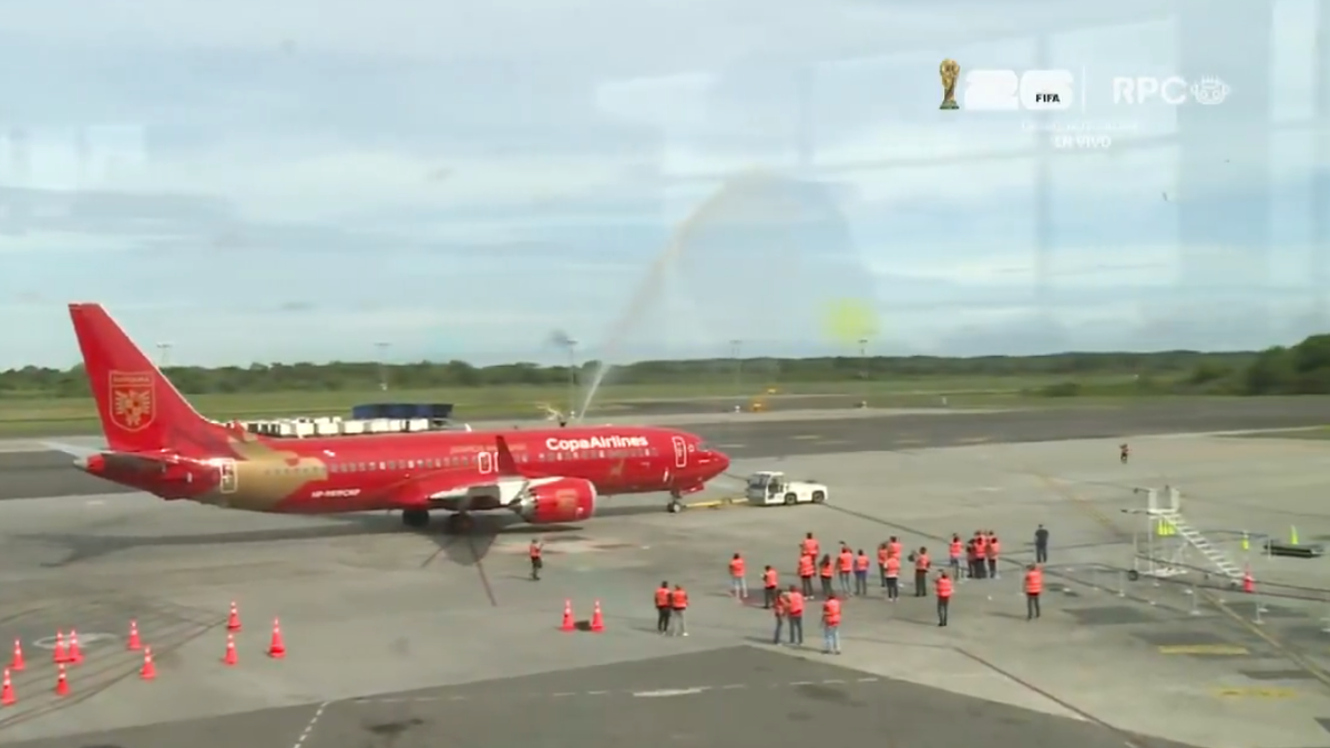 Selección de Panamá viaja al Mundial 2026 tras bautizo de su avión