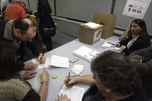 Participación en España supera la de los comicios de octubre, oposición