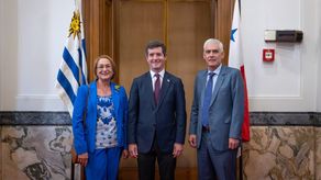 Cancillería de Panamá fortalece lazos con Uruguay.