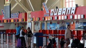 Disidentes cubanos hacen maletas para viajar con reforma migratoria