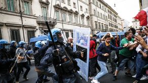 Protesta en Roma en contra de la obligatoriedad de las vacunas para los empleados.