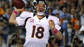 Broncos ganan a Chargers  y empatan liderato