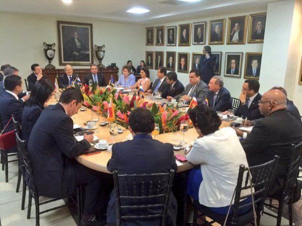 Presidentes de Centroamérica se reúnen en El Salvador