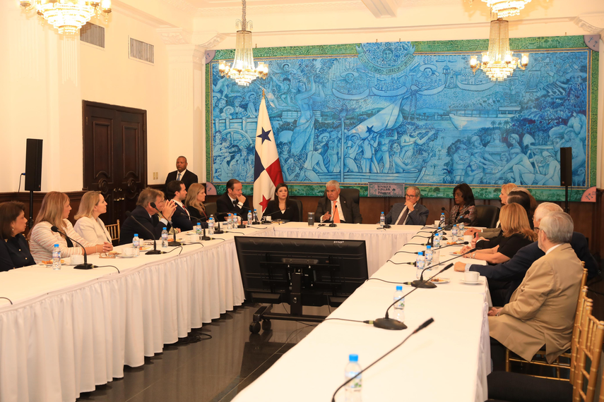 Reunión de APEDE y el Órgano Ejecutivo