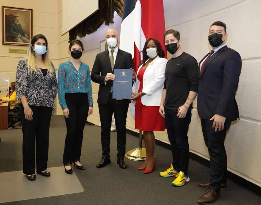 Con esta ley se busca optar por un transporte más eficiente y que no contamine.