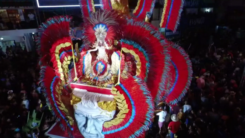 Punta Fogón Unido presentó un carro alegórico inspirado en la Roma Antigua