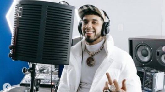 Anuel asegura que Los hombres no lloran, los hombres facturan