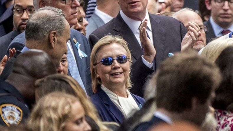 Clinton regresa a la campaña y entrega reporte médico