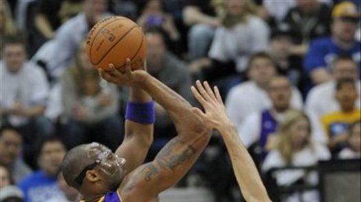 Bryant logra 34 puntos en victoria de Lakers sobre Timberwoles