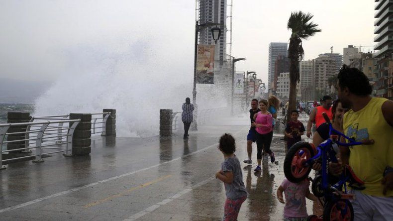 Clima severo afecta Medio Oriente; mueren 6 en Egipto