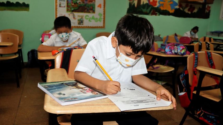 Aplicación de la prueba ATAL en centros educativos del país.