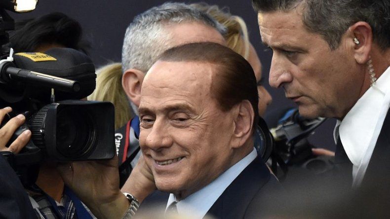 Berlusconi sale del hospital tras operación al corazón
