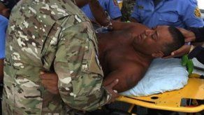 Rescatan a hombre en lancha patrullera Mireya Moscoso