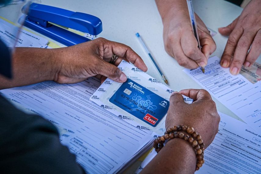 Tarjeta clave social del IFARHU