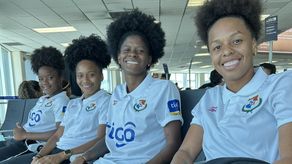 Jugadoras de la Selección Femenina de Panamá antes de partir a Chile.