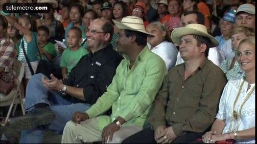 Homenaje a los candidatos presidenciales