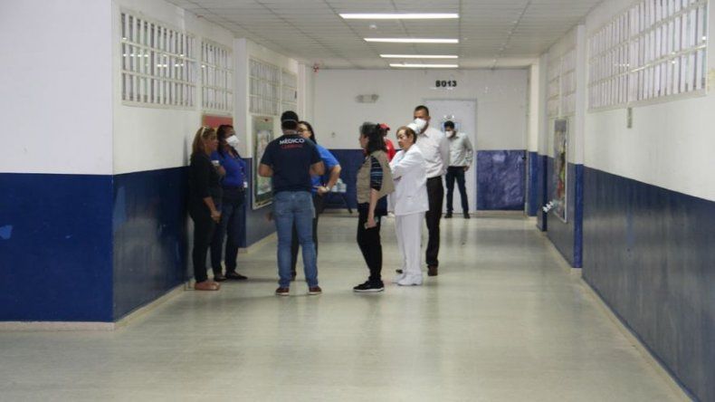 Minsa atendió a 120 profesores del Colegio Francisco Beckmann