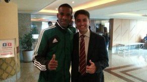 Árbitro panameño Roberto Moreno llora de alegría tras selección para ir a Brasil 2014