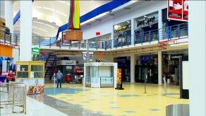 Centros comerciales ultiman detalles para su reapertura el lunes