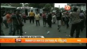 Denuncian ingreso de antimotines a la Asamblea Nacional