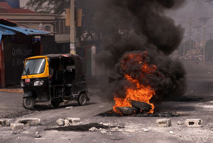 Ni la Policía Nacional ni el Gobierno han hecho una intervención institucional para explicar o confirmar los datos que publicaron diversos medios locales y extranjeros para informar sobre el rapto de los secuestrados.