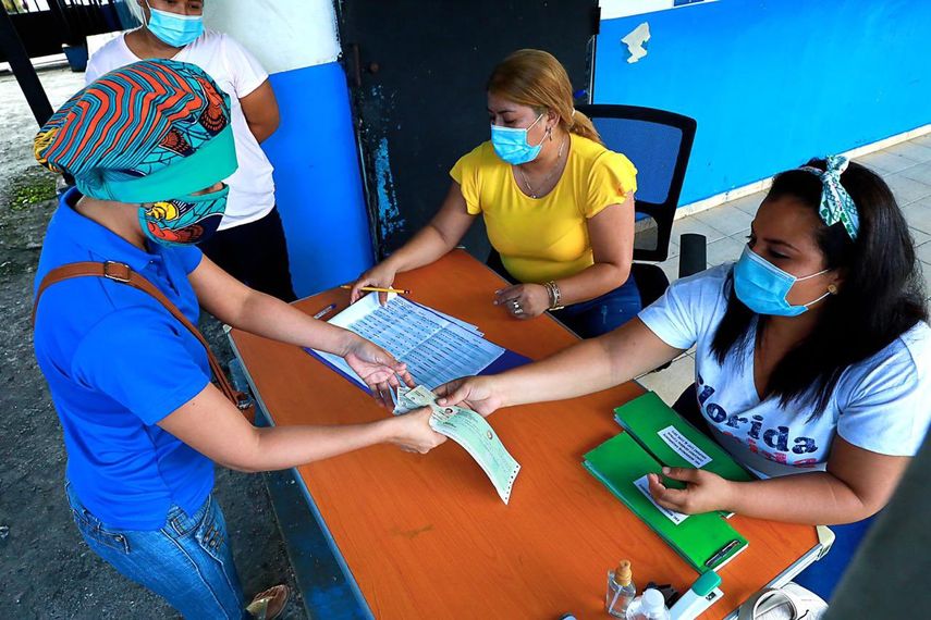 Los estudiantes del programa PASE-U cobran con la cédula juvenil.