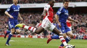 El delantero del Arsenal Welbeck estará varios meses de baja por lesión