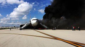 Varios heridos al incendiarse un avión en aeropuerto de Florida