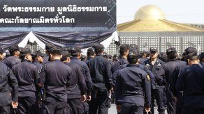 Policía tailandesa registra el templo de una secta budista