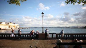 Puerto Rico operará con 900 millones menos y achicará el tamaño del Gobierno