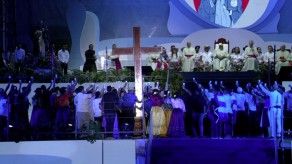 Los jóvenes le exponen al Papa los problemas que vive Latinoamérica en Vía Crucis Los jóvenes le exponen al Papa los problemas que vive Latinoamérica en Vía Crucis