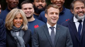 Brigitte Macron junto a su esposo, el presidente de Francia, Emmanuel Macron.