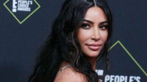 Kim Kardashian usa a menudo una copia del anillo de compromiso que le robaron en 2016