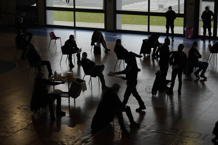 Alrededor del 77% de la población italiana cuenta con dos dosis de la vacuna.