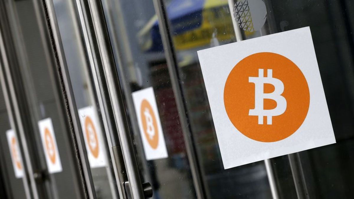 El bitcoin alcanza los 18.000 dólares en su debut en el mercado de futuros