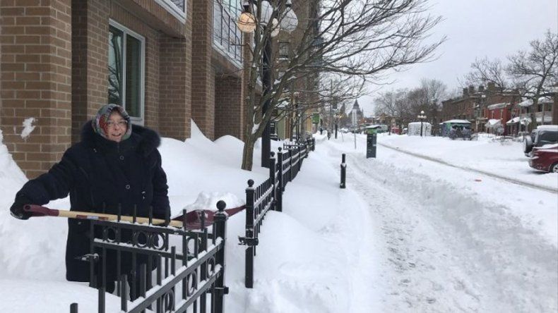 Una fuerte tormenta de nieve paraliza el este de Canadá