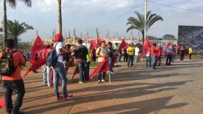 Trabajadores de Suntracs realizan cierre de calle Costa Verde