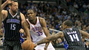 Durant logra 38 puntos y Thunder derrota al Magic en la NBA