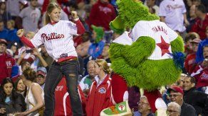 Filis demandan a creadores del “Phanatic”