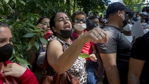 La última vez que la madre de los hermanos viajó a La Habana fue en marzo de 2020, al inicio de la pandemia de coronavirus, que la obligó a permanecer en Cuba hasta inicios de noviembre debido a las restricciones aeroportuarias impuestas por las autoridades para contener la enfermedad.