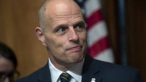 Exjueces piden fin a arrestos inmigrantes en cortes de EEUU