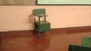 Salones en Escuela Profesional Isabel Herrera de Obaldía inundados