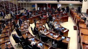 Vacunación en la Asamblea Nacional genera reacciones y críticas