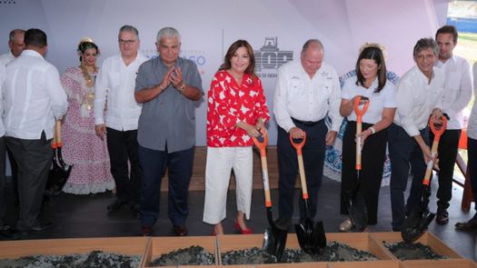 Presidente da la orden para iniacias obras en carretera panamericana. Presidente da la orden para iniacias obras en carretera panamericana.