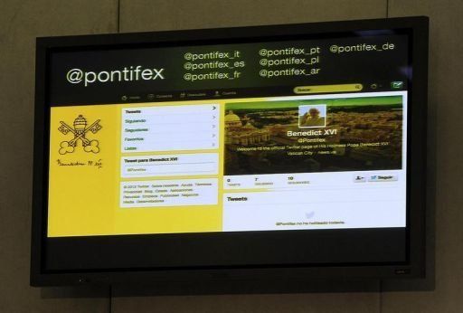 El papa escribe su primer mensaje en twitter y pide que recen por él