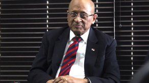 Presidencia desmiente renuncia de ministro de Economía y Finanzas Héctor Alexander