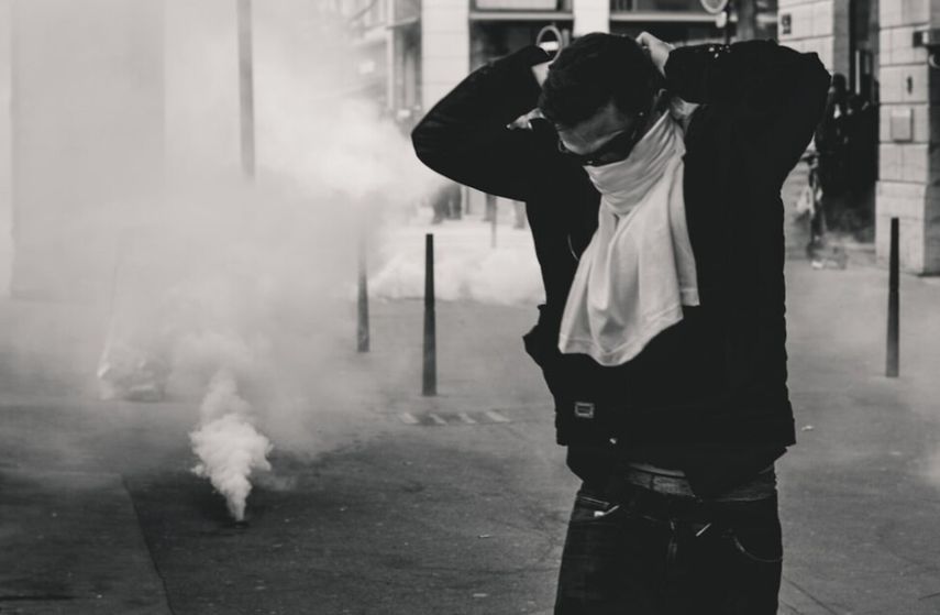 Gases lacrimógenos: ¿Qué hacer si estoy expuesto y cómo enfrentarlo?&nbsp;