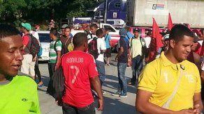Obreros del Suntracs protestan en la entrada de El Bijao